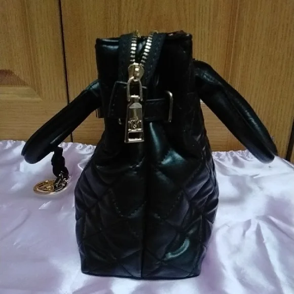 Studio Badgley Mischka Chic Black Quilted Satchel - Picture 3 of 8